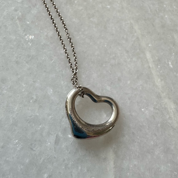 Tiffany & Co. Elsa Peretti® Open Heart pendant - Picture 5 of 9